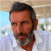 Insegnante Madrelingua, esperienza con le persone, affidabile e concreto. Obiettivi sempre chiari ed umpegno costante